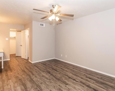 1212 Hampshire Ln - Photo Thumbnail 27
