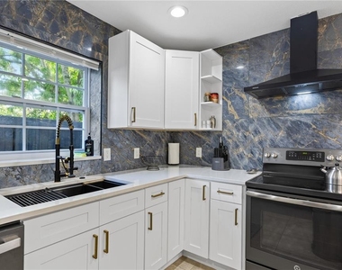 6822 S Wall Street - Photo Thumbnail 3