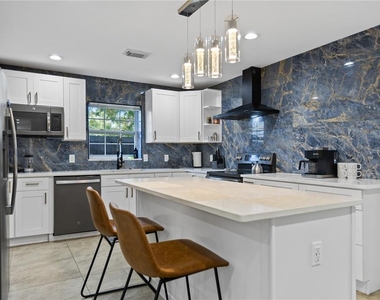 6822 S Wall Street - Photo Thumbnail 4