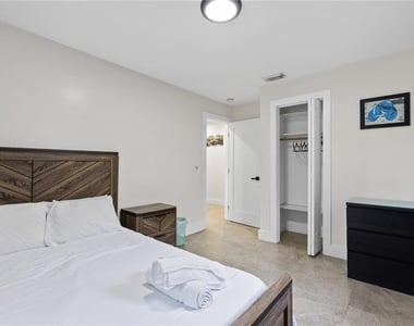 6822 S Wall Street - Photo Thumbnail 11
