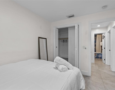 6822 S Wall Street - Photo Thumbnail 13
