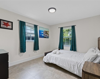 6822 S Wall Street - Photo Thumbnail 10