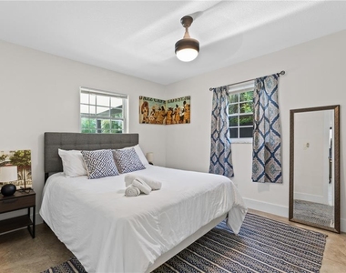 6822 S Wall Street - Photo Thumbnail 8