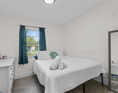 6822 S Wall Street - Photo Thumbnail 12