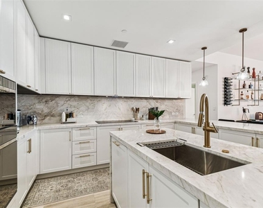 3101 Bayshore Boulevard - Photo Thumbnail 1