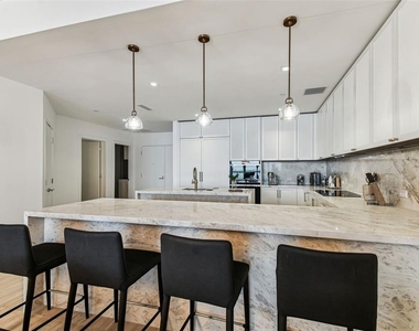 3101 Bayshore Boulevard - Photo Thumbnail 7