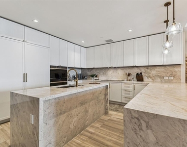 3101 Bayshore Boulevard - Photo Thumbnail 6