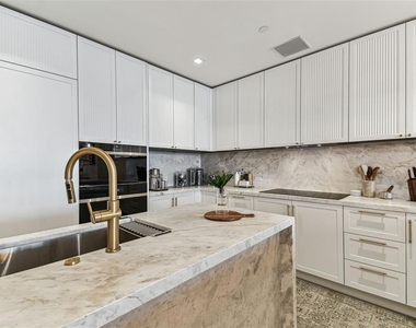 3101 Bayshore Boulevard - Photo Thumbnail 4