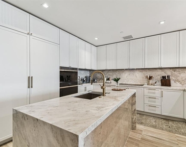 3101 Bayshore Boulevard - Photo Thumbnail 8