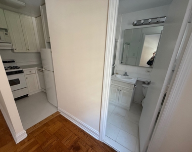 West 79th Street - Photo Thumbnail 2