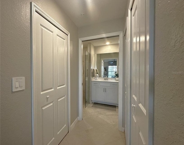 14261 Heritage Landing Boulevard - Photo Thumbnail 16