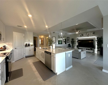14261 Heritage Landing Boulevard - Photo Thumbnail 10