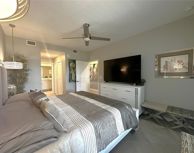 14261 Heritage Landing Boulevard - Photo Thumbnail 14