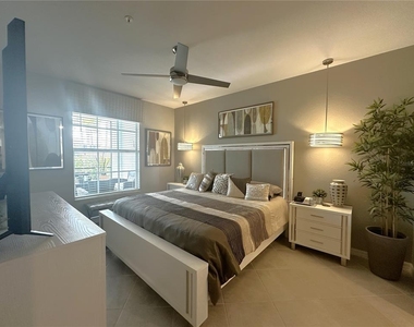 14261 Heritage Landing Boulevard - Photo Thumbnail 13