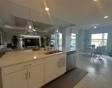 14261 Heritage Landing Boulevard - Photo Thumbnail 7
