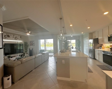 14261 Heritage Landing Boulevard - Photo Thumbnail 5