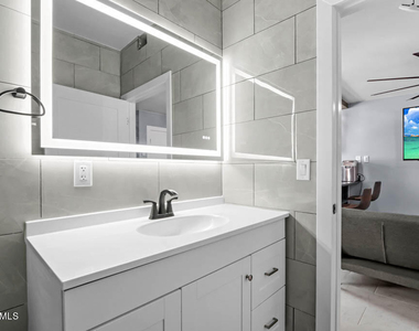 301 S El Paso Street - Photo Thumbnail 21