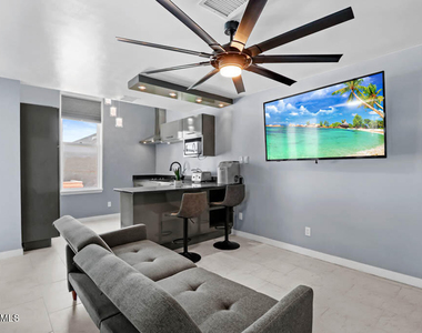 301 S El Paso Street - Photo Thumbnail 2