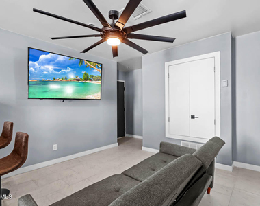 301 S El Paso Street - Photo Thumbnail 11