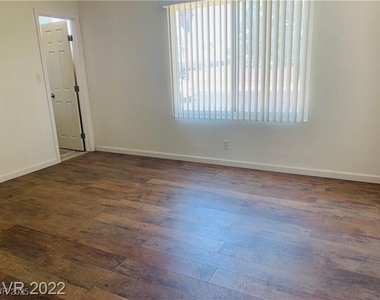 501 Slayton Drive - Photo Thumbnail 8