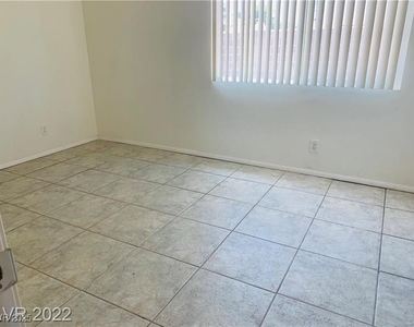 501 Slayton Drive - Photo Thumbnail 6