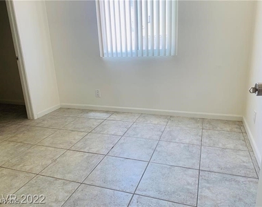 501 Slayton Drive - Photo Thumbnail 7