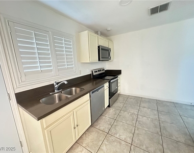 501 Slayton Drive - Photo Thumbnail 11