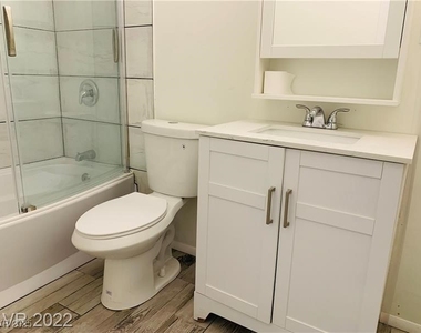 501 Slayton Drive - Photo Thumbnail 5