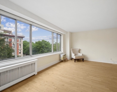400 Central Park West - Photo Thumbnail 5