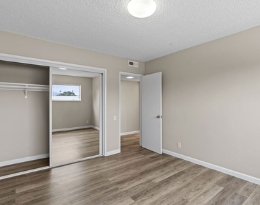 1538 Stanford Street - Photo Thumbnail 3