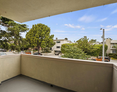 1538 Stanford Street - Photo Thumbnail 2