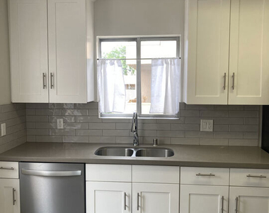 1538 Stanford Street - Photo Thumbnail 22