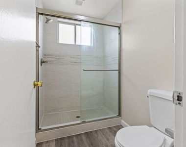 1538 Stanford Street - Photo Thumbnail 9