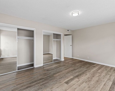 1538 Stanford Street - Photo Thumbnail 8