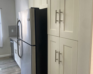 1538 Stanford Street - Photo Thumbnail 21