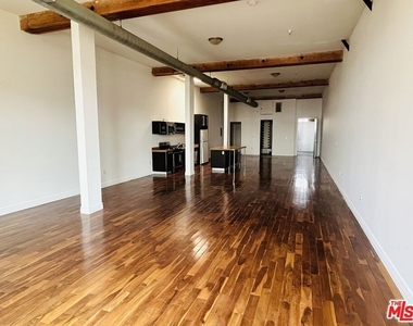 652 Mateo Street - Photo Thumbnail 3