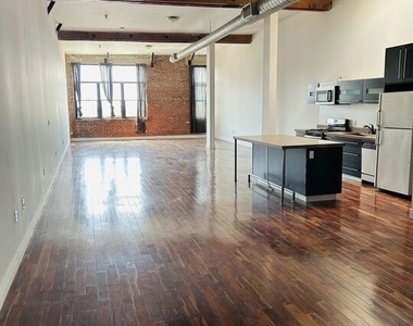 652 Mateo Street - Photo Thumbnail 1