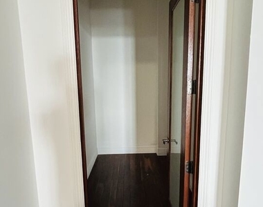652 Mateo Street - Photo Thumbnail 5