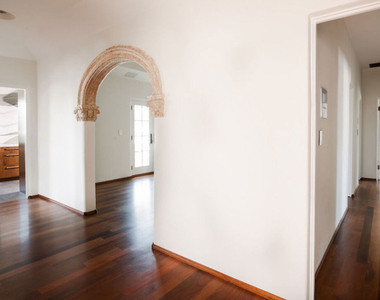 1302 Sweetzer Avenue - Photo Thumbnail 4