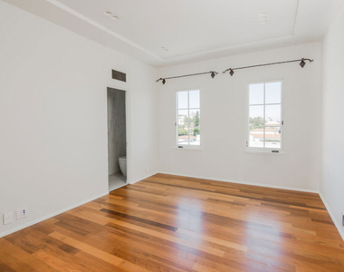 1302 Sweetzer Avenue - Photo Thumbnail 25