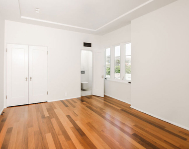 1302 Sweetzer Avenue - Photo Thumbnail 23