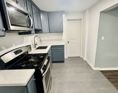 2911 W Florence Avenue - Photo Thumbnail 3