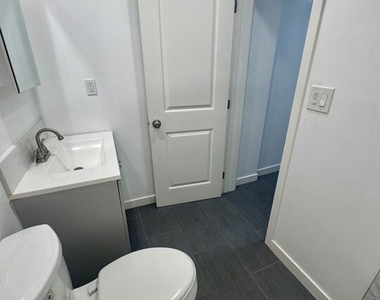 2911 W Florence Avenue - Photo Thumbnail 11