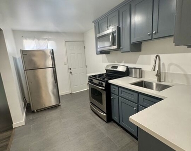 2911 W Florence Avenue - Photo Thumbnail 6
