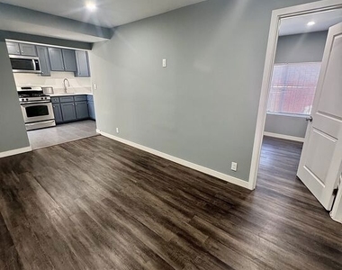 2911 W Florence Avenue - Photo Thumbnail 7