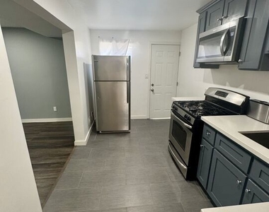 2911 W Florence Avenue - Photo Thumbnail 5