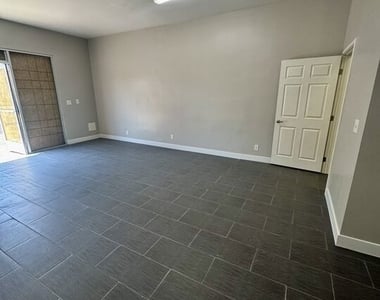 2911 W Florence Avenue - Photo Thumbnail 3