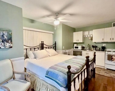 11863 Wimbledon Circle - Photo Thumbnail 3