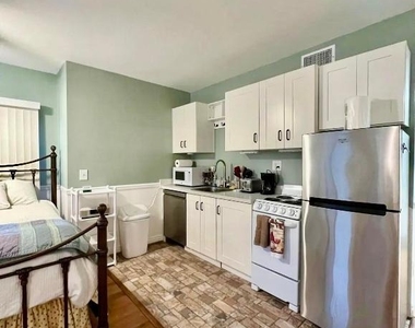 11863 Wimbledon Circle - Photo Thumbnail 2