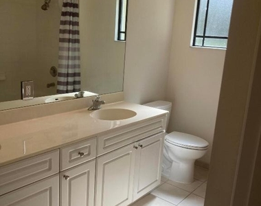3018 Alcazar Place - Photo Thumbnail 41